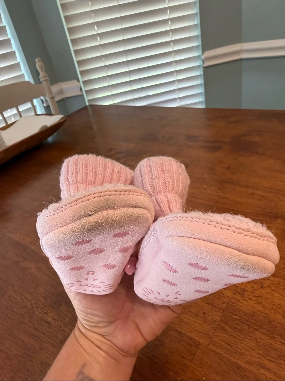 UGG Baby Skylar Seashell Pink Ribbed Knit Sweater Slipper Booties Infant 4/5